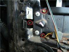 79-93 Mustang Window Motor Install Video - Window Motor Retaining Bolts